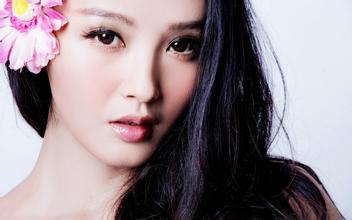 qiu qiu online terpercaya Jiang Zitong, kecantikan pertama Yuzun Xingyu seratus tahun yang lalu, sedikit mengernyit